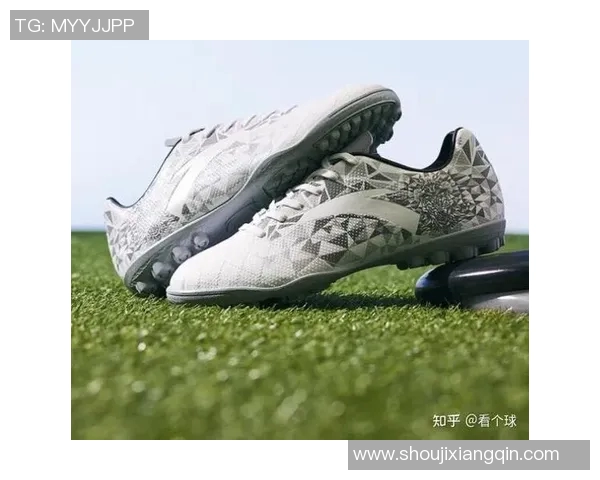足球明星们的足球鞋选择揭秘与推荐分析 足球明星们的足球鞋选择揭秘与推荐分析
