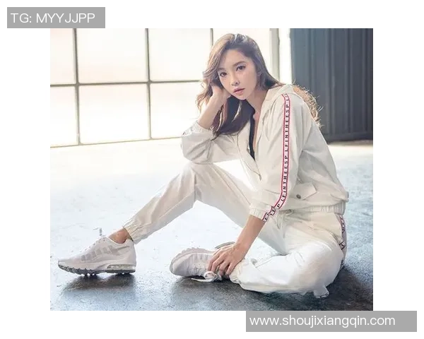 足球明星球场穿搭时尚解析引领潮流的运动风格与个性表达